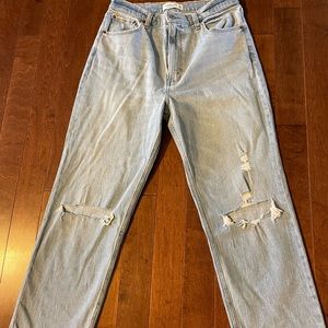 NWOT- women’s never worn size 31 Abercrombie The ankle straight Ultra high rise.